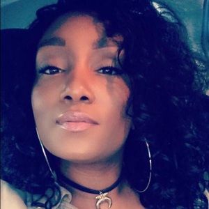 Meet your Posher, Serena